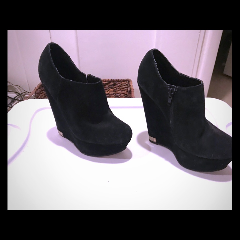 Steve Madden Black Suede Wedge Booties